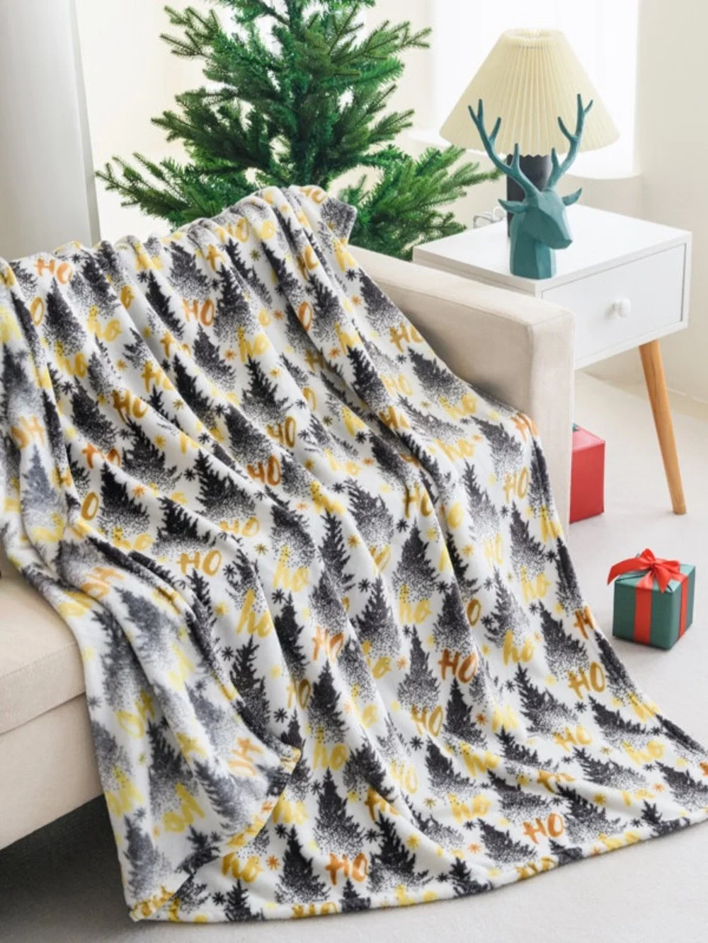 Oversized Ultra-Soft Holiday Throw Blanket - Christmas Trees and Stars - NWT